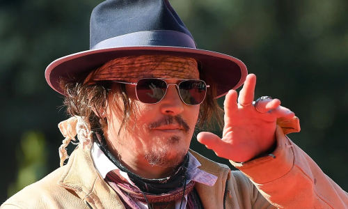 El médico de Johnny Depp dice que encontró el dedo del actor en la escena de una pelea