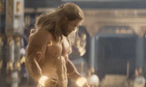 El desnudo del actor Chris Hemsworth en Thor: Love and Thunder